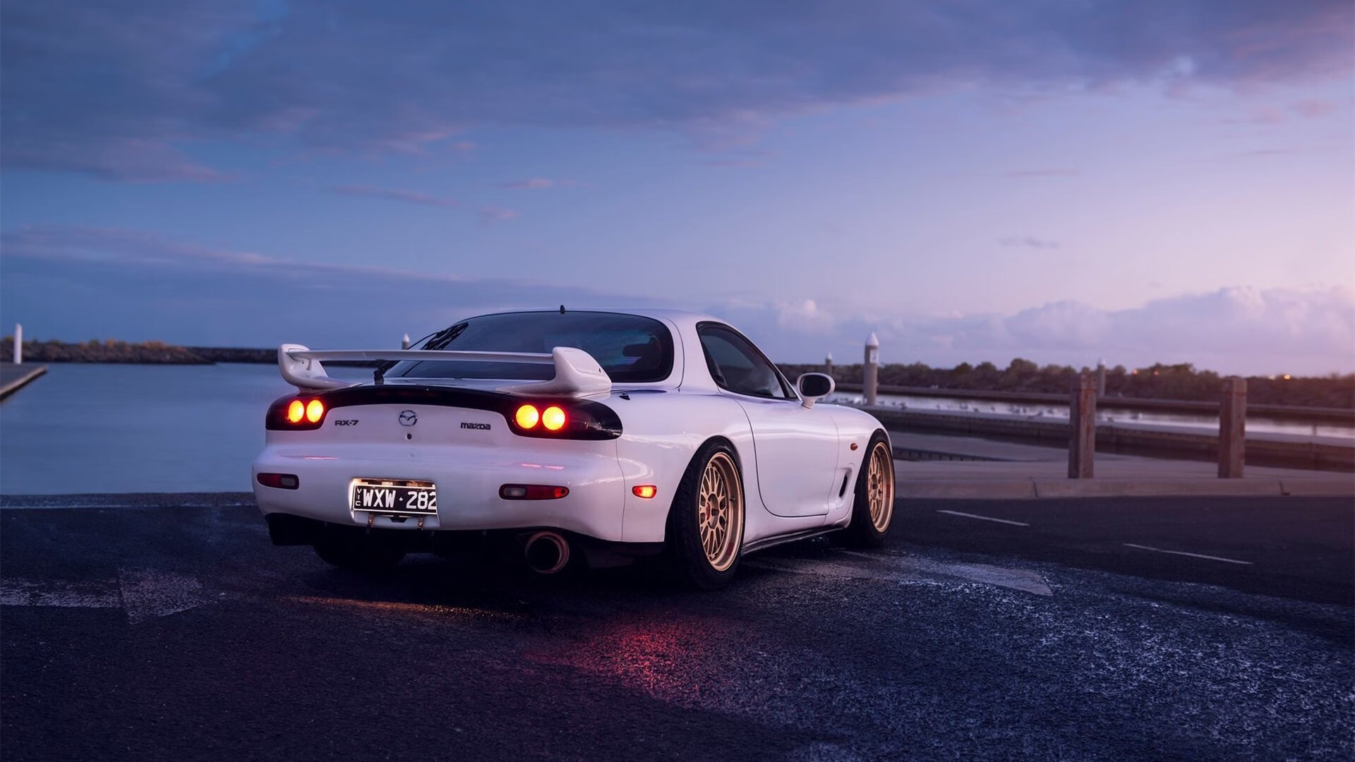 钢铁公牛觉醒!法拉利在街道死斗中碾碎梅赛德斯最后尊严