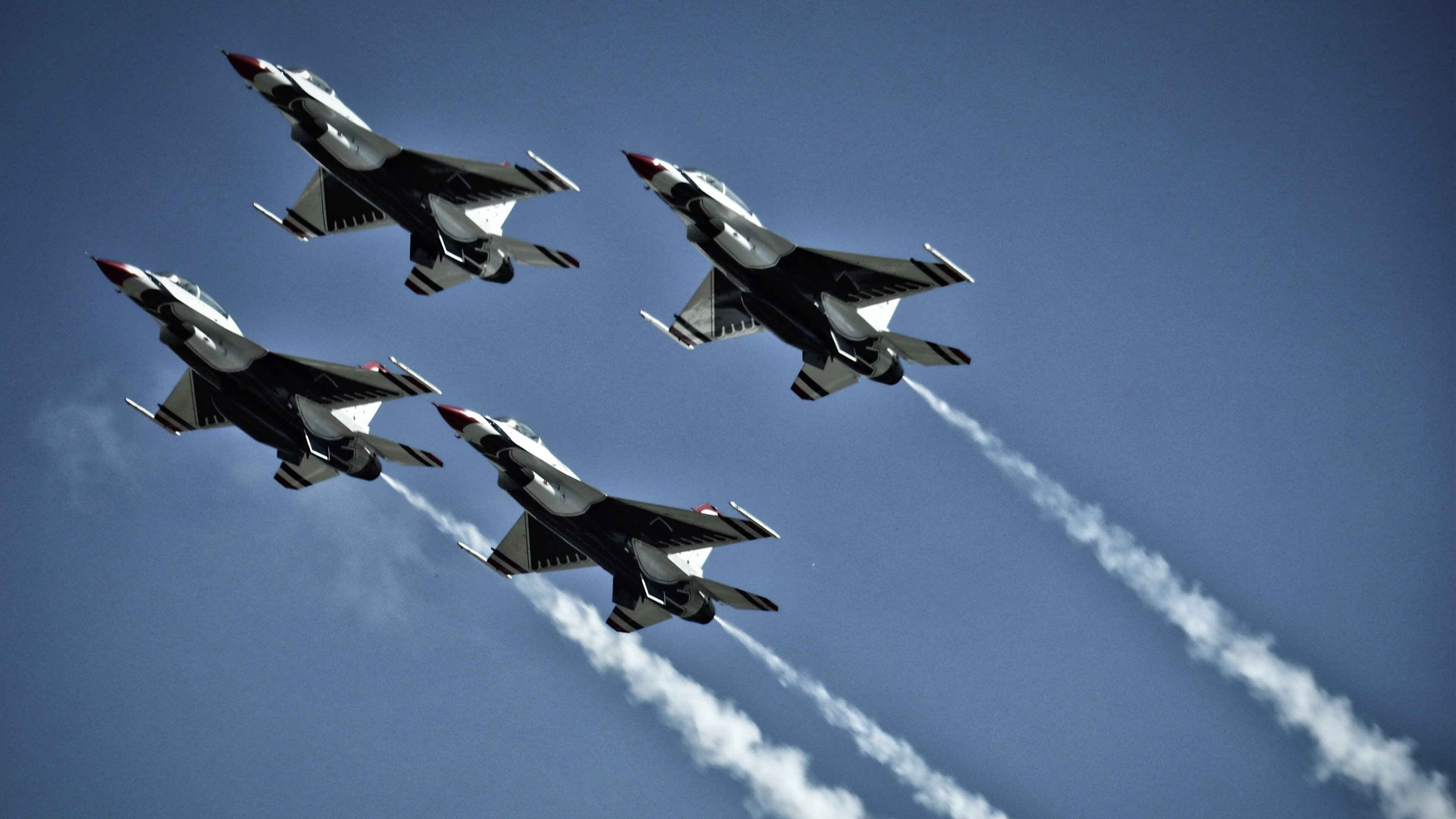 F1年度争冠焦点战，德国站生死对决，汉密尔顿逆境夺冠锁定胜局